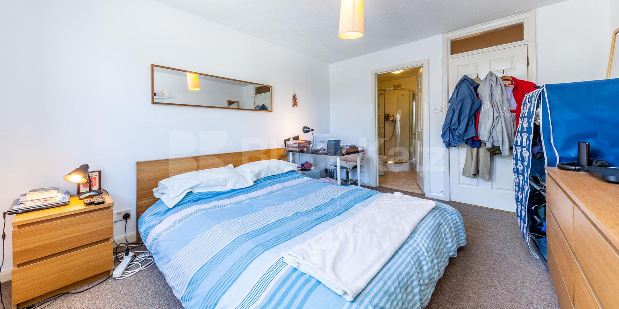 			2 BED 2 BATH NY CAMDEN MARKET!, 2 Bedroom, 1 bath, 1 reception Flat			 Castlehaven Road, CAMDEN